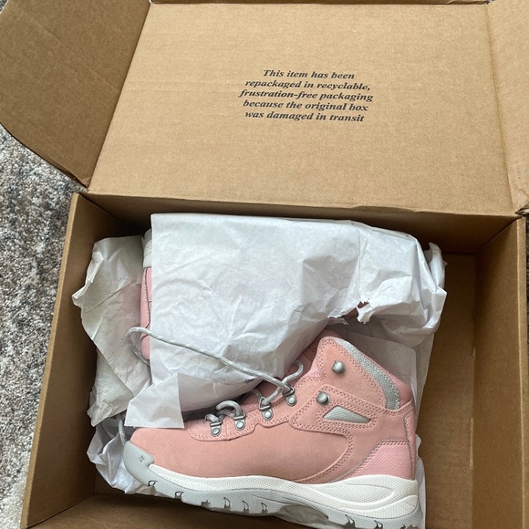 Columbia Shoes - Columbia waterproof hiking boots 8.5